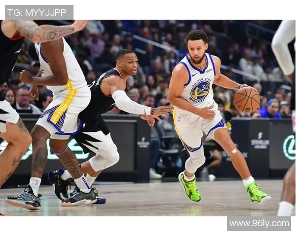 勇士与快船激战保罗42分展现绝佳状态引发球迷热议 勇士与快船激战保罗42分展现绝佳状态引发球迷热议