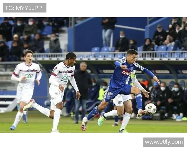 格勒诺布与卡昂的精彩对决谁能在赛场上笑到最后