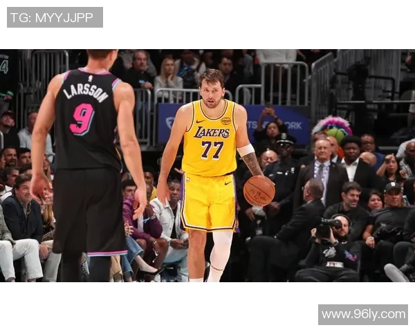 湖人热火精彩对决颁奖回放全景解析与精彩瞬间回顾