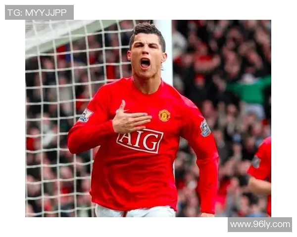 球迷冲进赛场抢夺C罗球衣引发欧冠奇葩事件关注 球迷冲进赛场抢夺C罗球衣引发欧冠奇葩事件关注