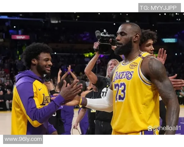 精彩回顾男篮对阵雄鹿的激烈对抗录像回放全程分析与精彩瞬间分享 精彩回顾男篮对阵雄鹿的激烈对抗录像回放全程分析与精彩瞬间分享