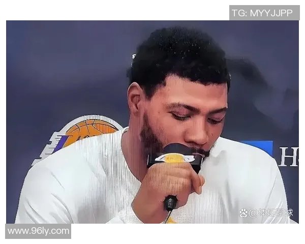 马库斯斯马特在NBA赛场上的精彩表现与职业生涯回顾 马库斯斯马特在NBA赛场上的精彩表现与职业生涯回顾